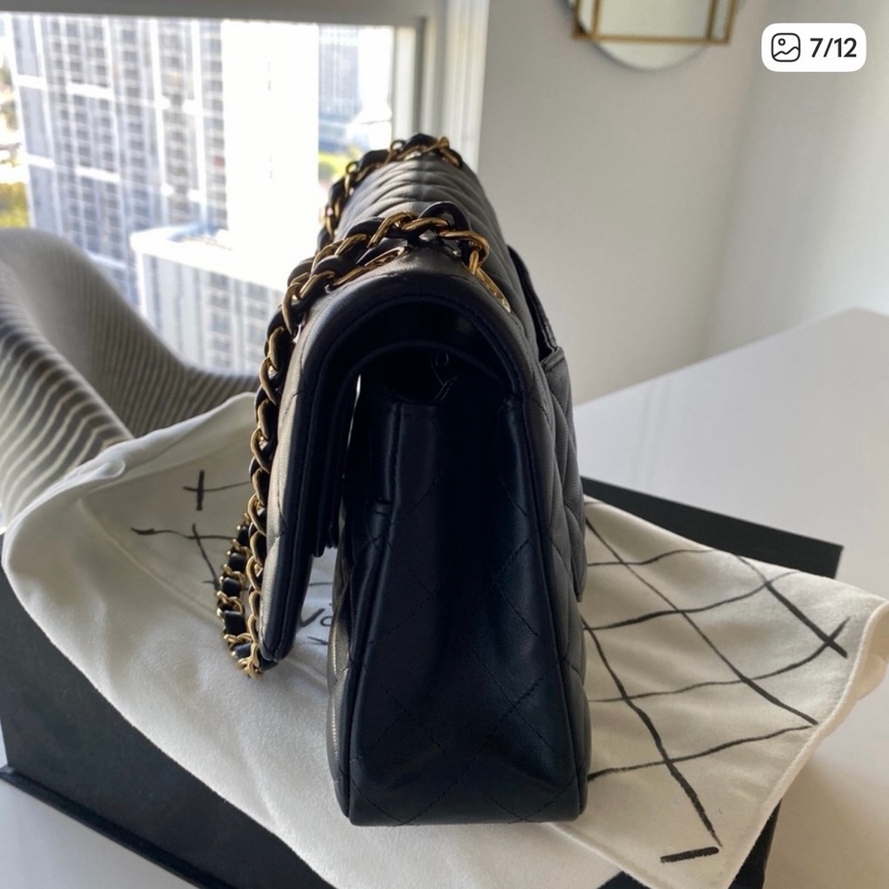 Chanel Black Medium classic flap bag - Picture 7 of 12